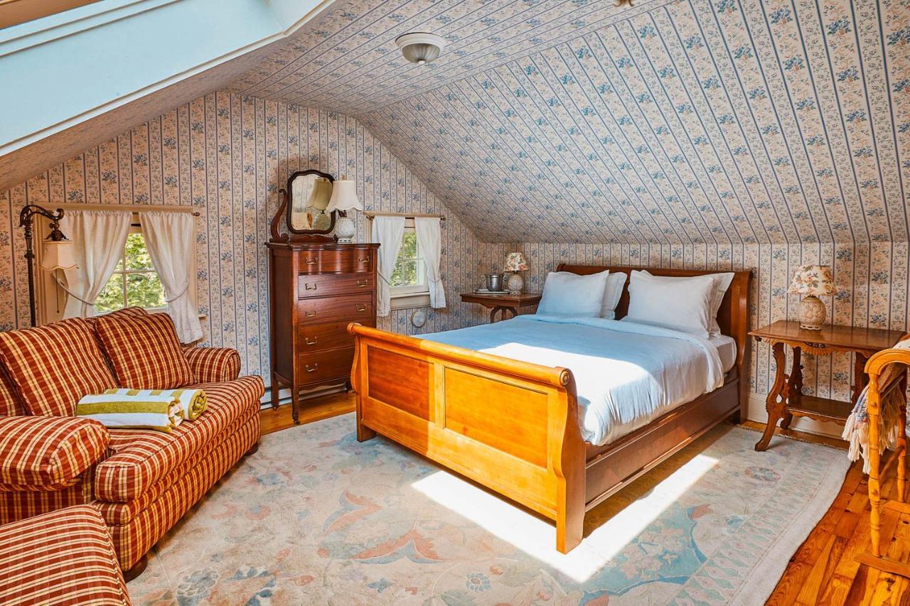 Apple Tree Inn Ленокс Екстер'єр фото