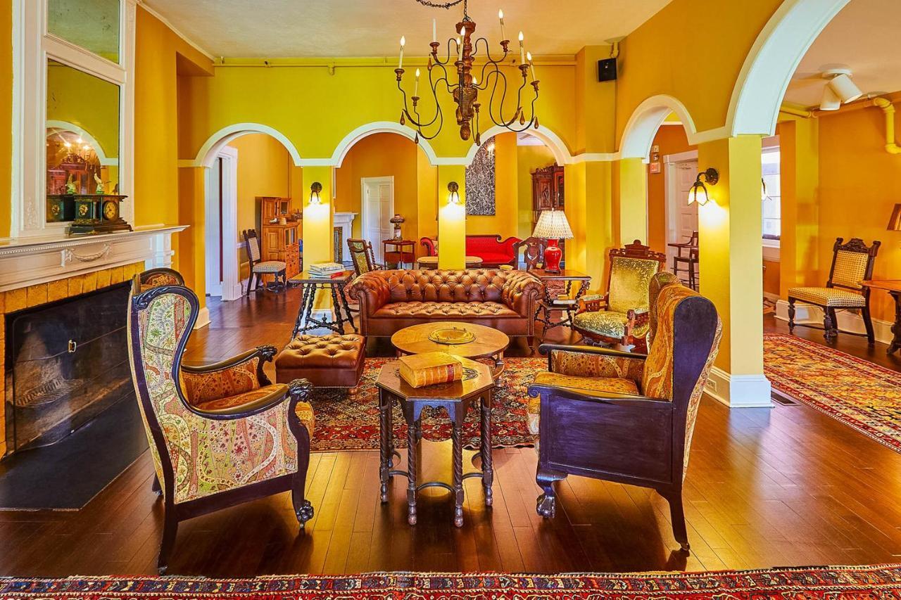 Apple Tree Inn Ленокс Екстер'єр фото