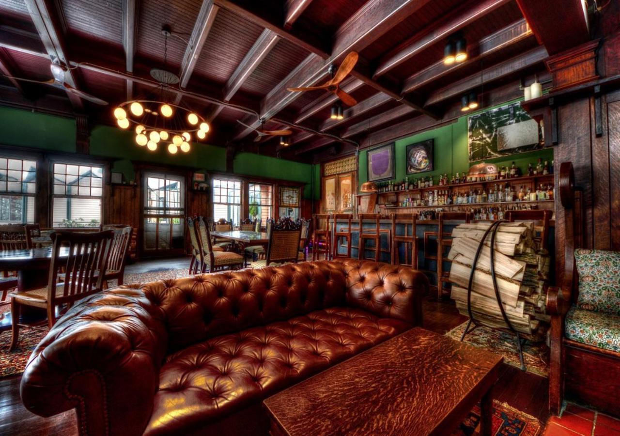 Apple Tree Inn Ленокс Екстер'єр фото