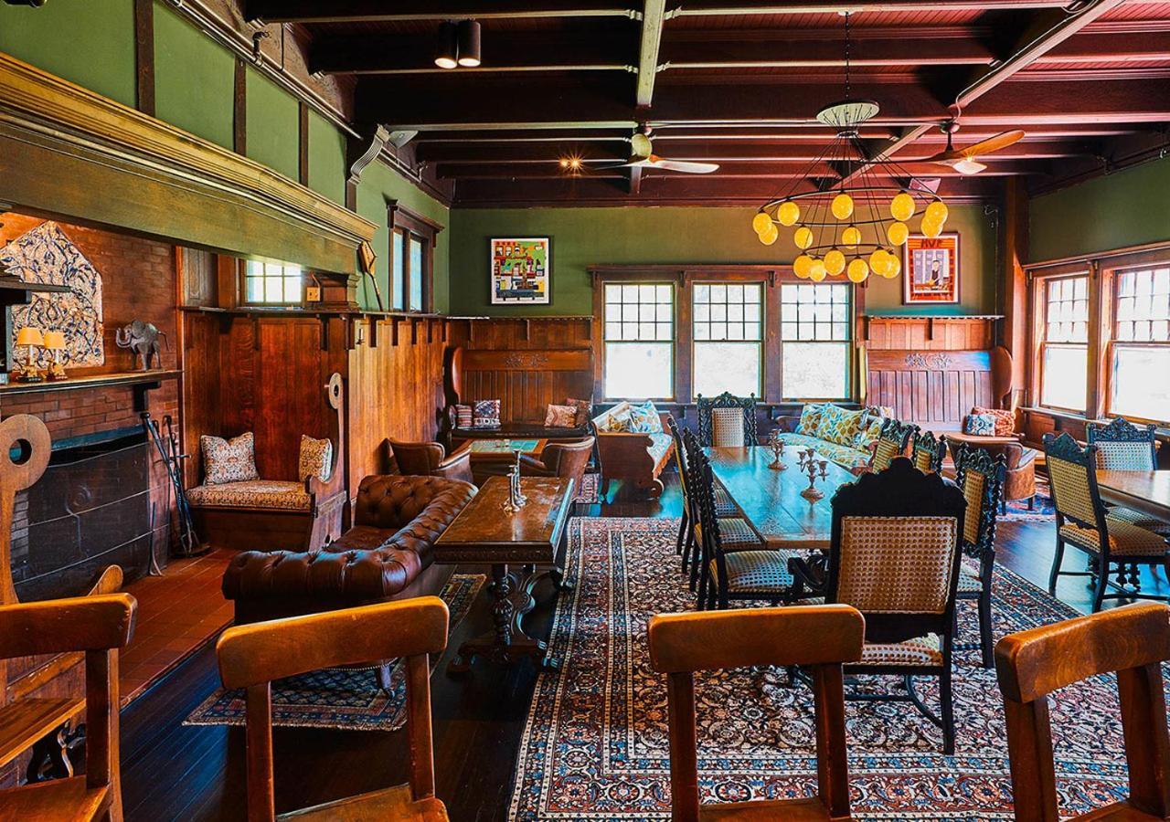 Apple Tree Inn Ленокс Екстер'єр фото