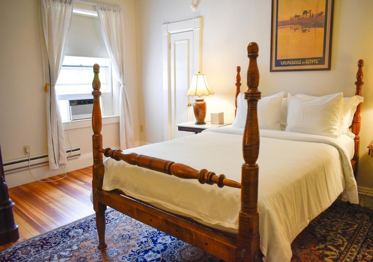 Apple Tree Inn Ленокс Екстер'єр фото