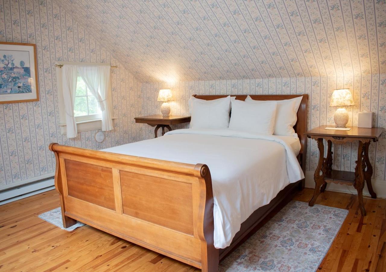 Apple Tree Inn Ленокс Екстер'єр фото
