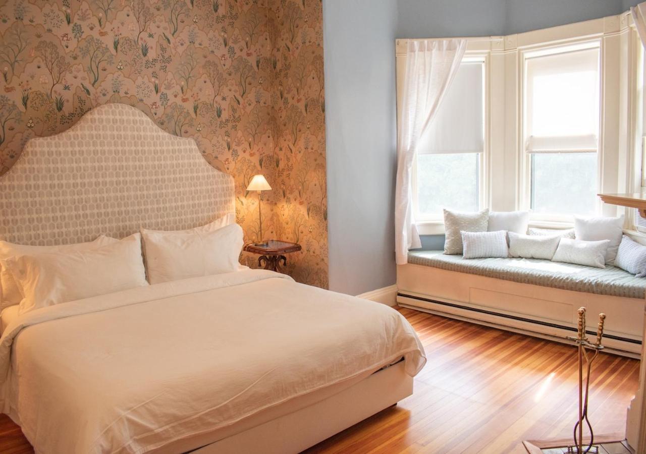 Apple Tree Inn Ленокс Екстер'єр фото
